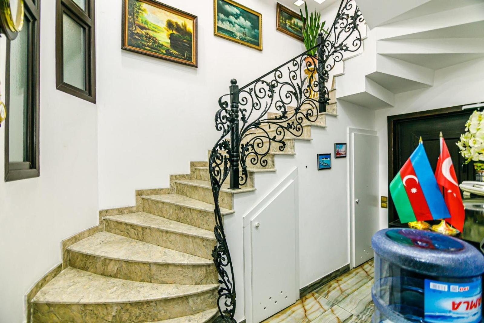 Sera Hotel Bakoe Buitenkant foto