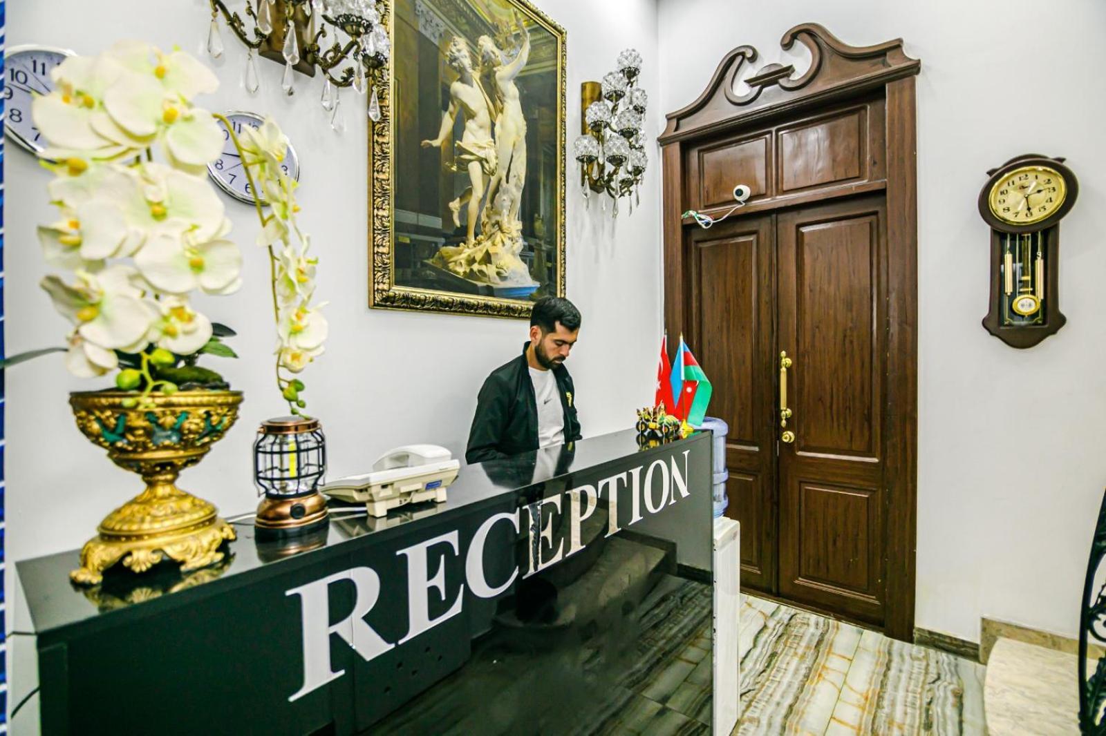 Sera Hotel Bakoe Buitenkant foto
