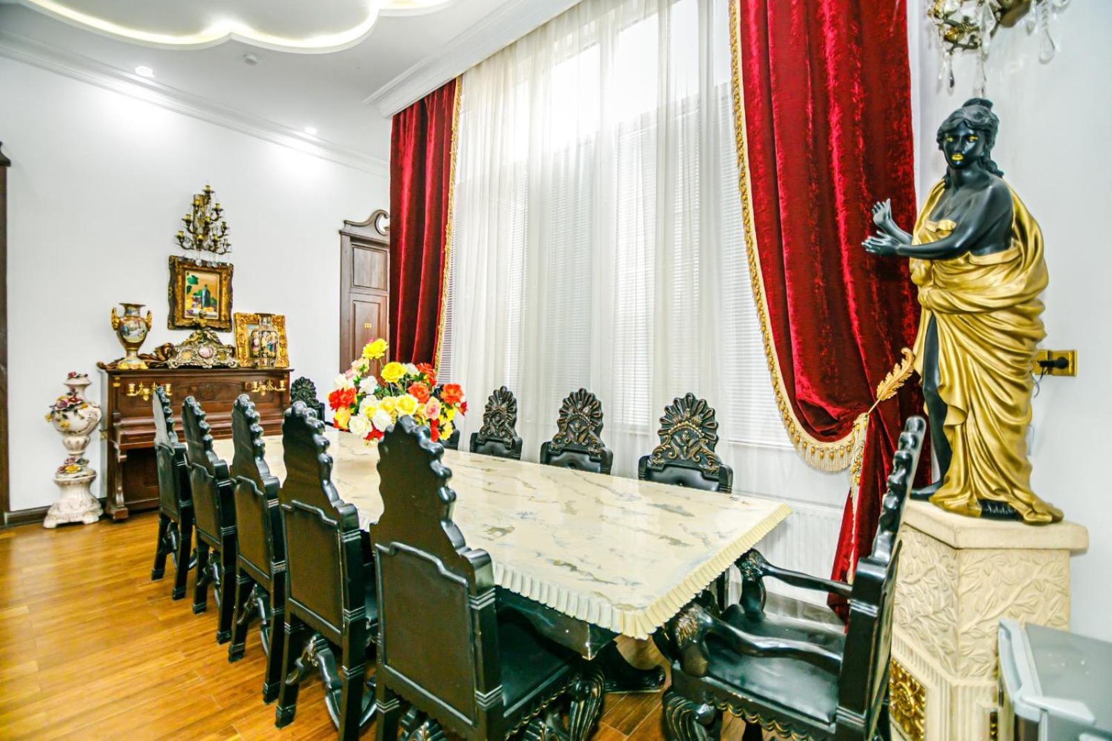 Sera Hotel Bakoe Buitenkant foto