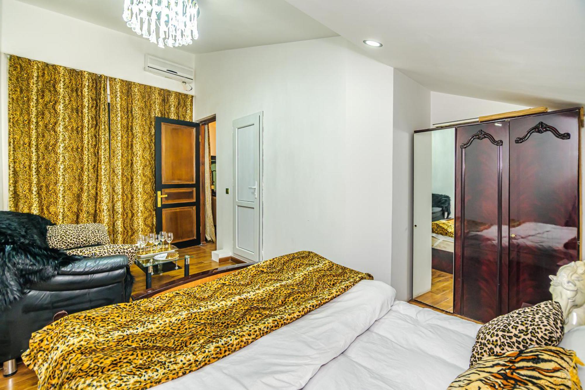 Sera Hotel Bakoe Buitenkant foto