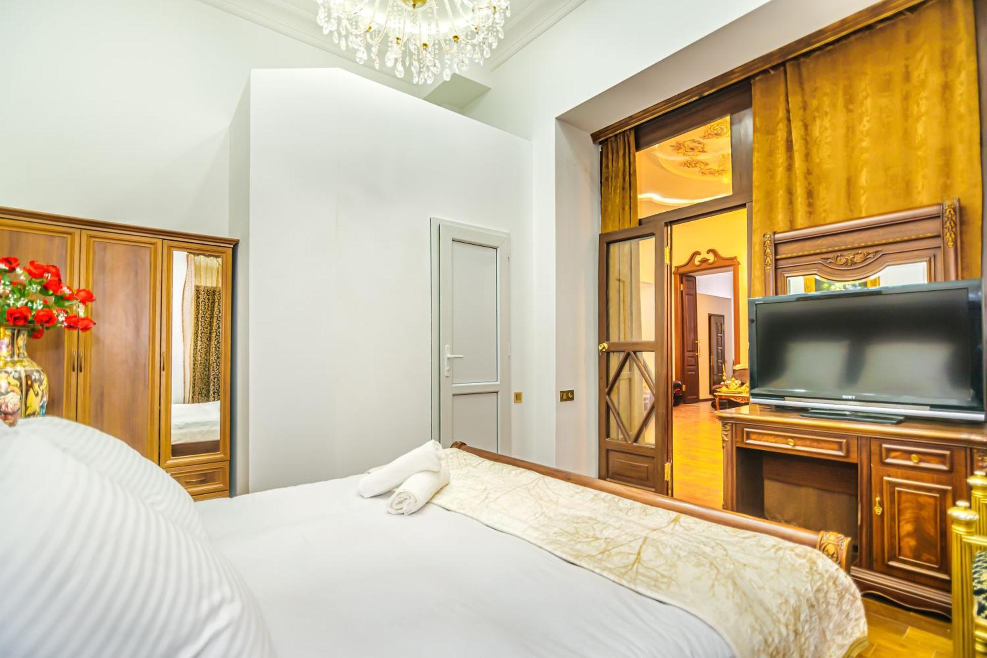 Sera Hotel Bakoe Buitenkant foto