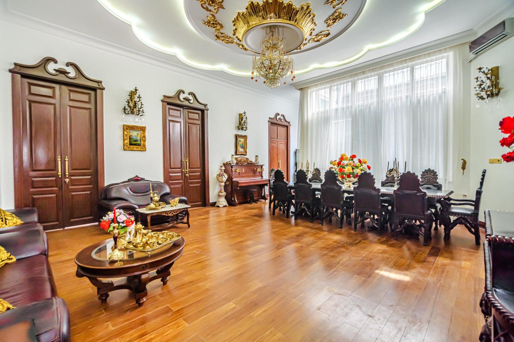 Sera Hotel Bakoe Buitenkant foto